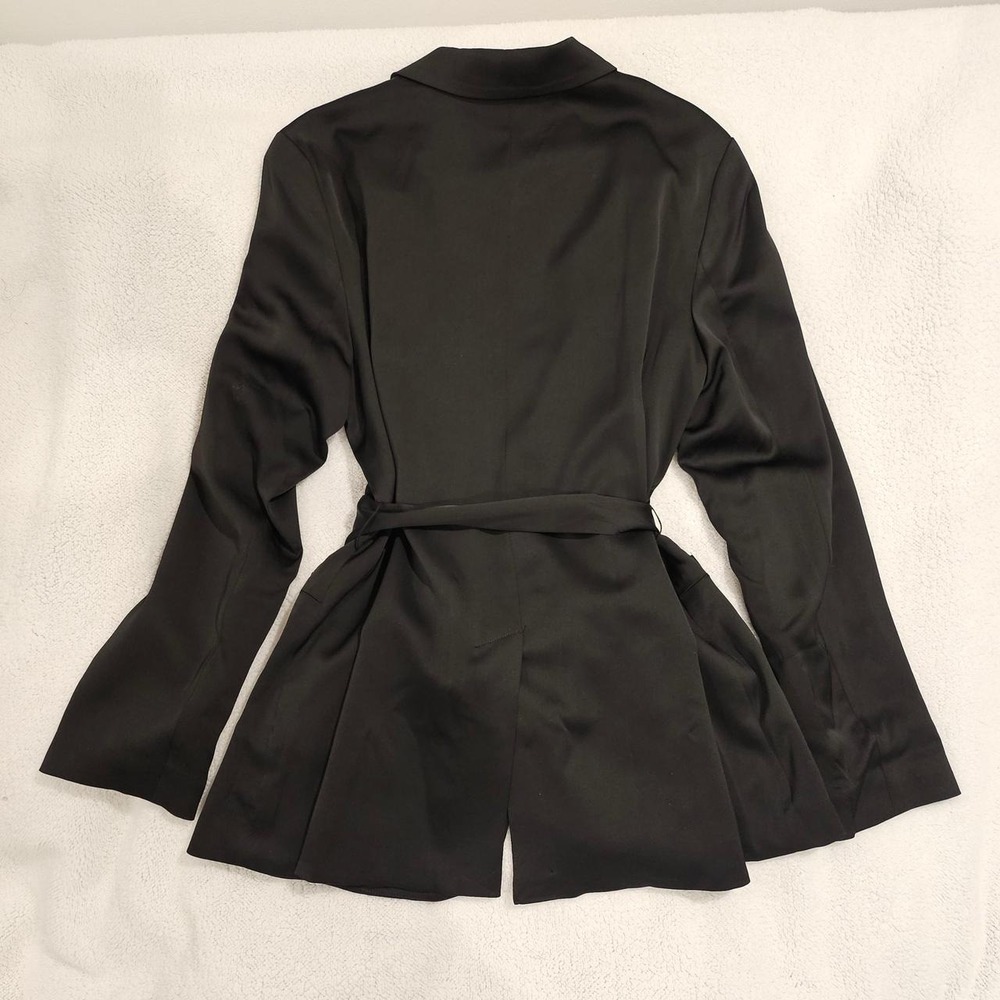 Simply Vera, Vera Wang satin like black blazer with belt - Picture 4 of 4